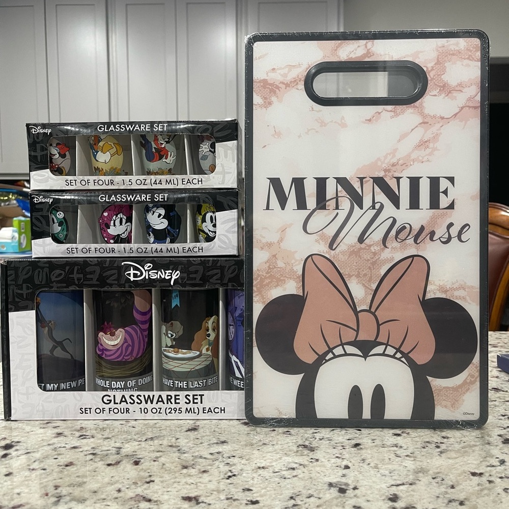 Disney Bar Asseccories—Glassware & Cutting Board NWT.